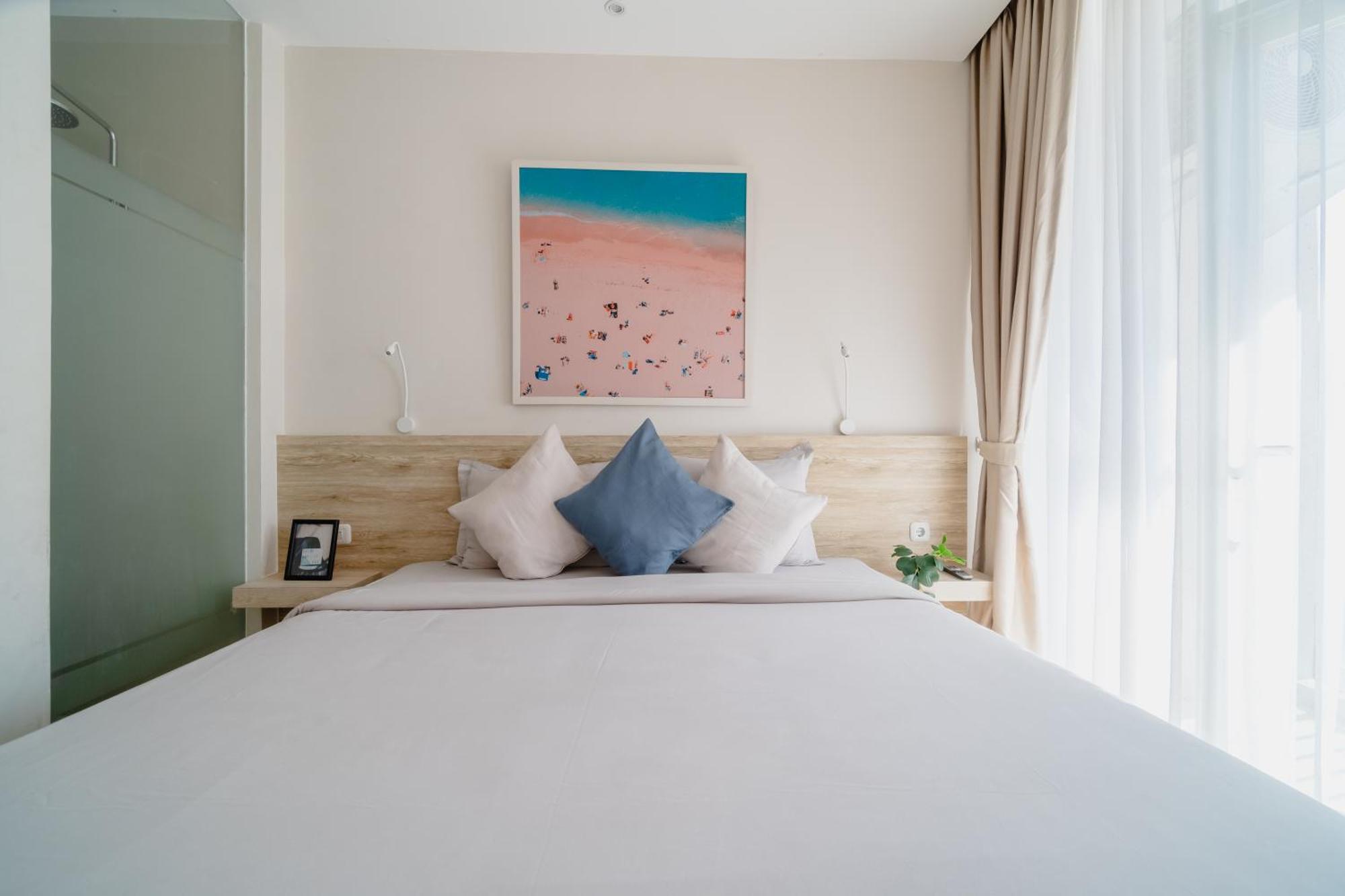 Bali Bustle Pararaton Coliving And Coworking Space Legian  Exterior photo