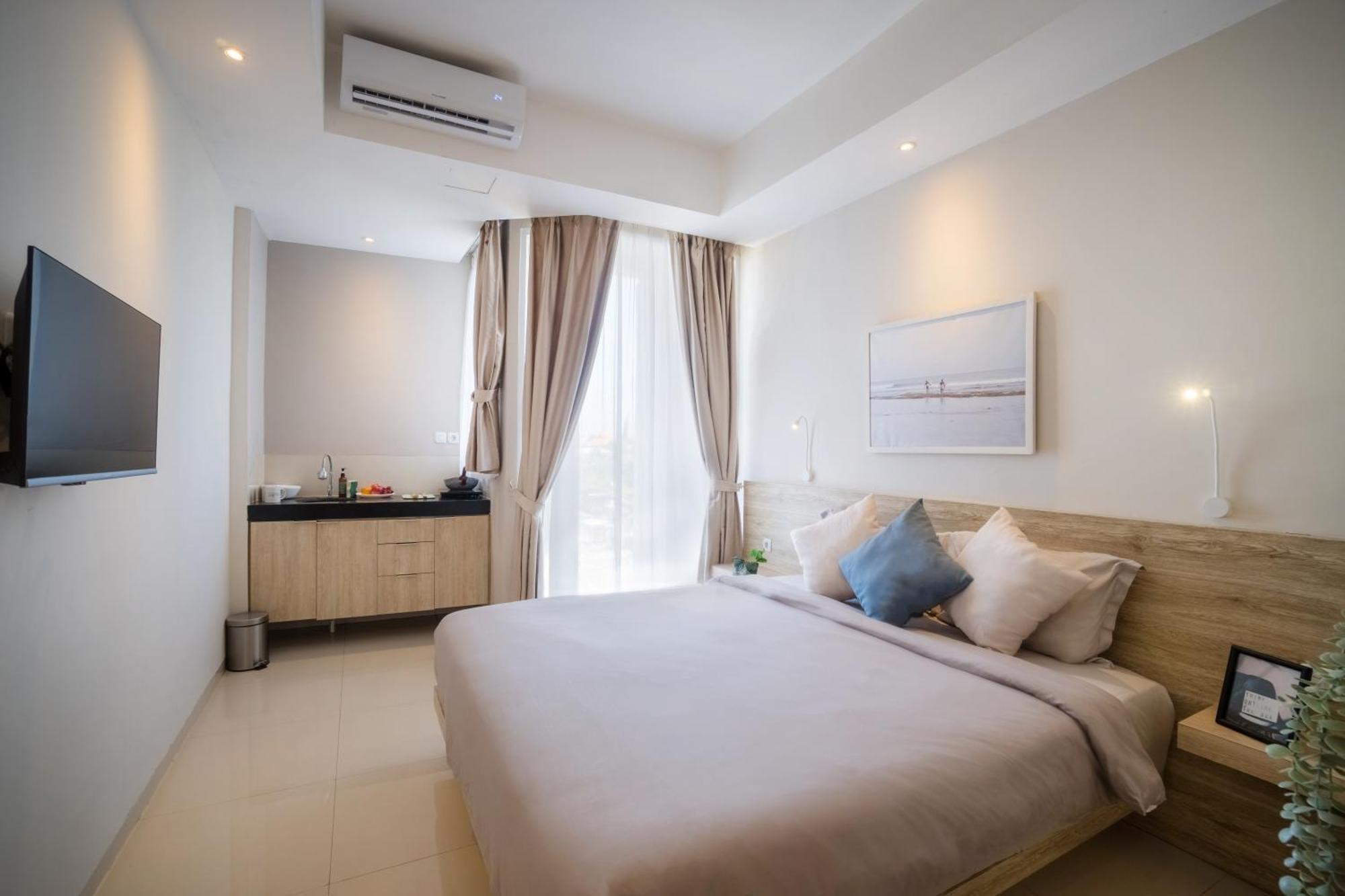 Bali Bustle Pararaton Coliving And Coworking Space Legian  Exterior photo